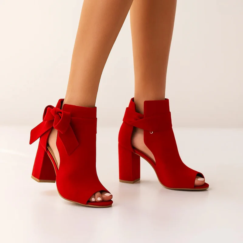 Sandalias elegantes de tacón